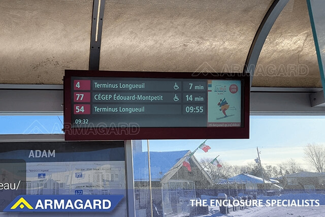 Digital signage outdoor per stazioni ferroviarie DynaScan DS371BT4 di Armagard