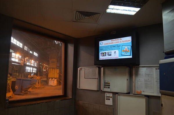 Digital Signage a parete per i processi di produzione