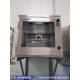 Vista frontale del contenitore per stampante industriale in acciaio inox SPRI-400 con grado di protezione IP65 installato in un ambiente di produzione alimentare