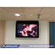 Una protezione schermo TV anti-legatura da 65” installata in una struttura forense giovanile