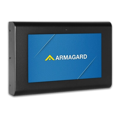 Involucro per display informativo di bordo per treni e autobus