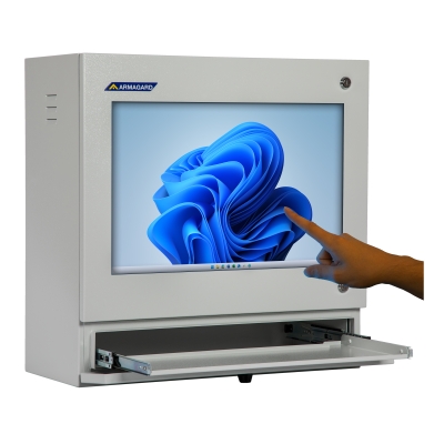 Il monitor touch robusto per industria con grado di protezione IP54 impedisce l’accumulo di polvere sull’elettronica interna