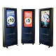 Totem pubblicitari digital signage in gruppo